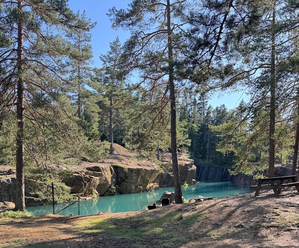 Silvberg-blå lagun